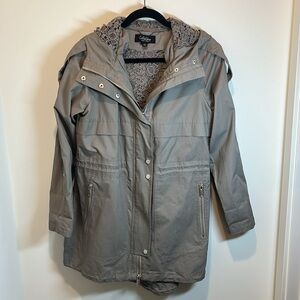 Coffee Shop - Women's Tan Hooded coat- size M- NWOT